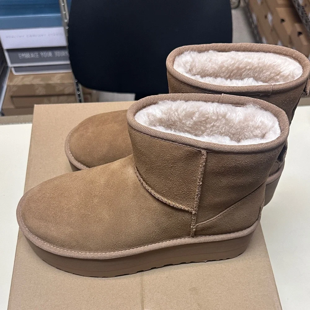 LAST ONE!!!Ugg Women’s Classic Mini Platform Chestnut Suede Shearling Ankle Boot
